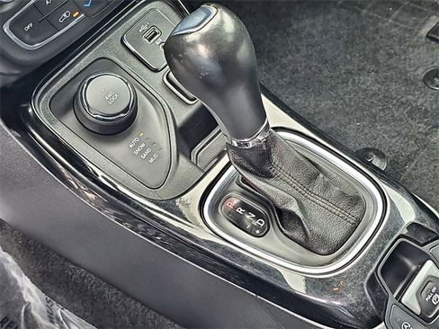 Used 2020 Jeep Compass Latitude image 29