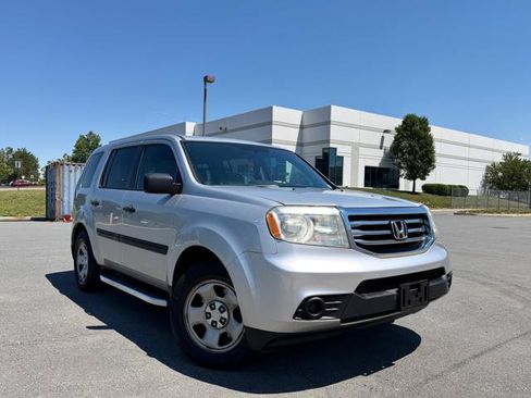 Used 2015 Honda Pilot LX image 2