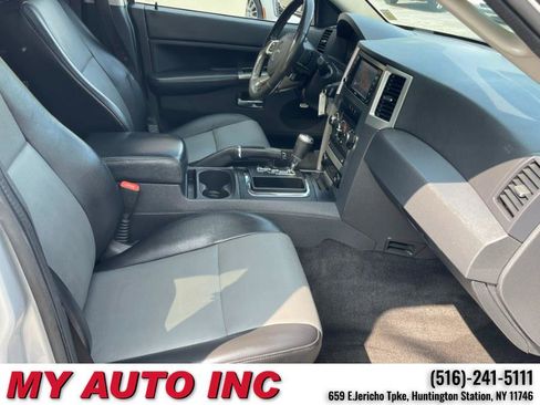 Used 2010 Jeep Grand Cherokee Laredo image 29