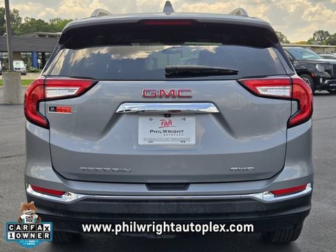 Used 2024 GMC Terrain SLT AWD/4WD image 4