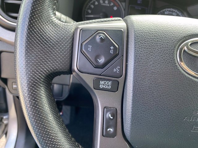 Used 2020 Toyota Tacoma TRD Sport w/ TRD Premium Sport Package AWD/4WD image 19