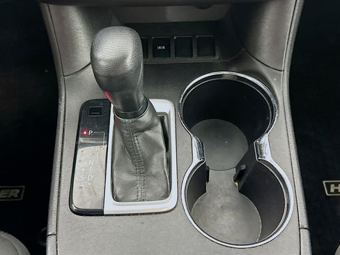 Used 2015 Toyota Highlander LE image 23