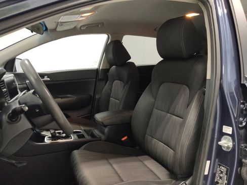 Used 2022 Kia Sportage LX image 17