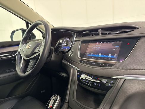 Used 2017 Cadillac XT5 Premium Luxury AWD/4WD image 9