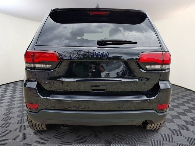Used 2018 Jeep Grand Cherokee Laredo AWD/4WD image 6