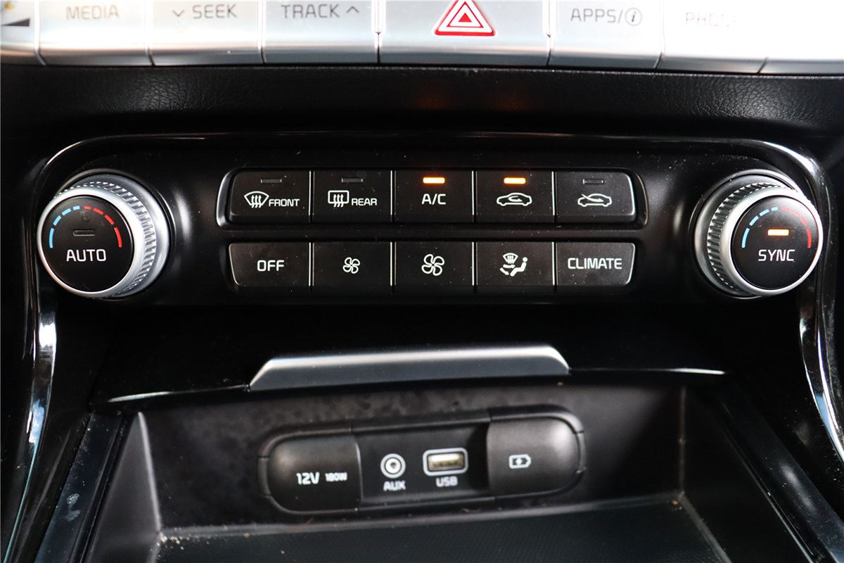 Used 2019 Kia Stinger RWD image 32