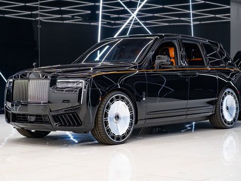 Used 2026 Rolls-Royce Cullinan AWD/4WD image 3