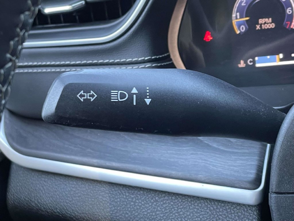 Used 2023 Jeep Grand Cherokee Limited AWD/4WD image 33