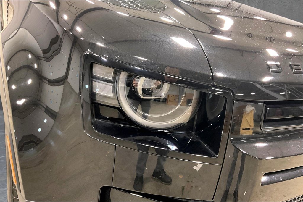 Used 2026 Land Rover Defender 110 S AWD/4WD image 33