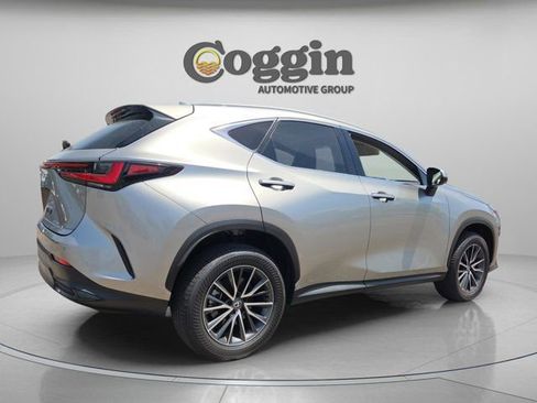 Used 2025 Lexus NX 250 FWD w/ Towing Package (2000 Lbs) image 5