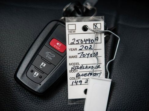 Used 2021 Toyota Highlander XSE image 27