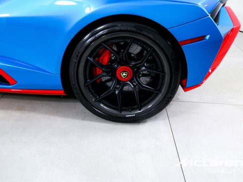 Used 2023 Lamborghini Huracan STO RWD image 24