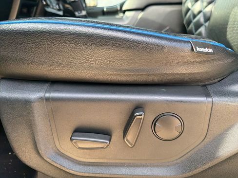Used 2019 Ford F150 XLT w/ Equipment Group 302A Luxury AWD/4WD image 10