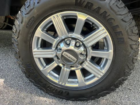 Used 2019 Ford F350 Limited AWD/4WD image 9