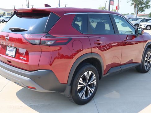 Used 2023 Nissan Rogue SV AWD/4WD image 5