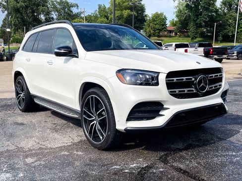 Used 2022 Mercedes-Benz GLS 450 4MATIC image 2