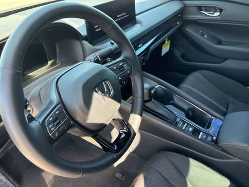 Used 2025 Honda Accord Sport image 10