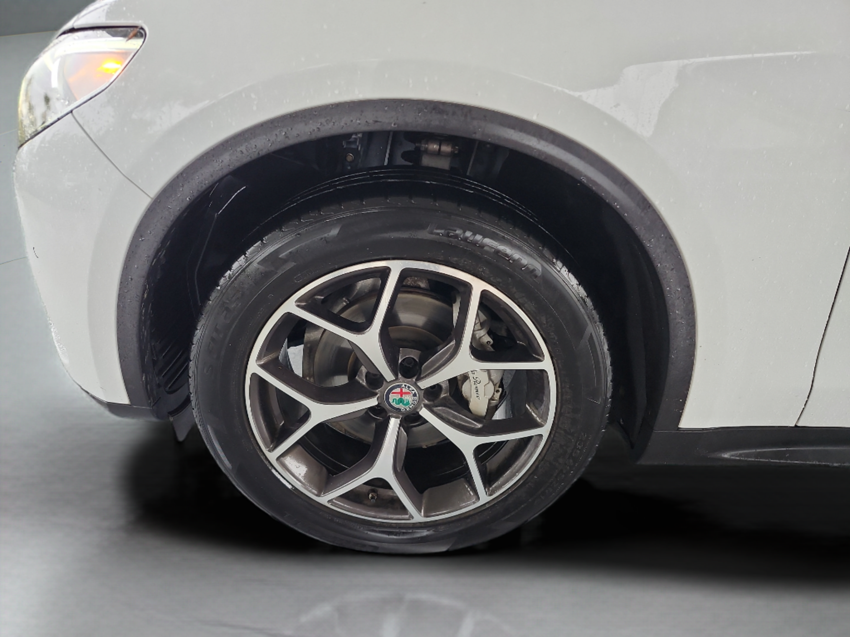 Used 2019 Alfa Romeo Stelvio Ti AWD/4WD image 26