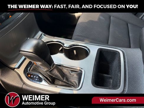Used 2021 Jeep Grand Cherokee Laredo AWD/4WD image 26