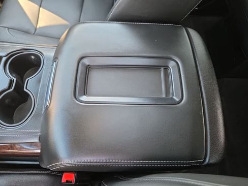 Used 2019 GMC Yukon SLT w/ Graphite Performance Edition RWD image 20