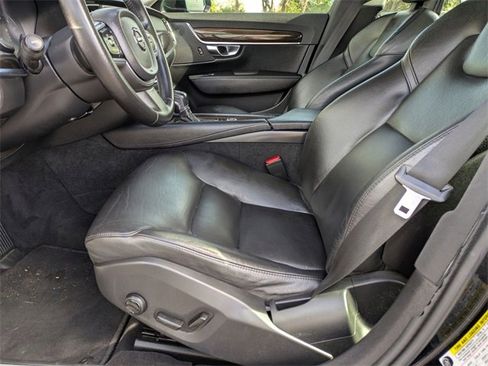 Used 2018 Volvo S90 T5 Momentum w/ Convenience Package image 12