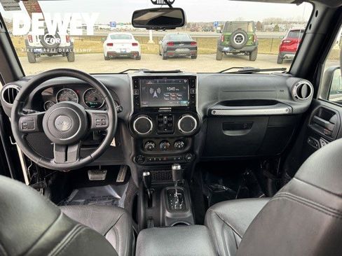 Used 2016 Jeep Wrangler Unlimited Rubicon image 25