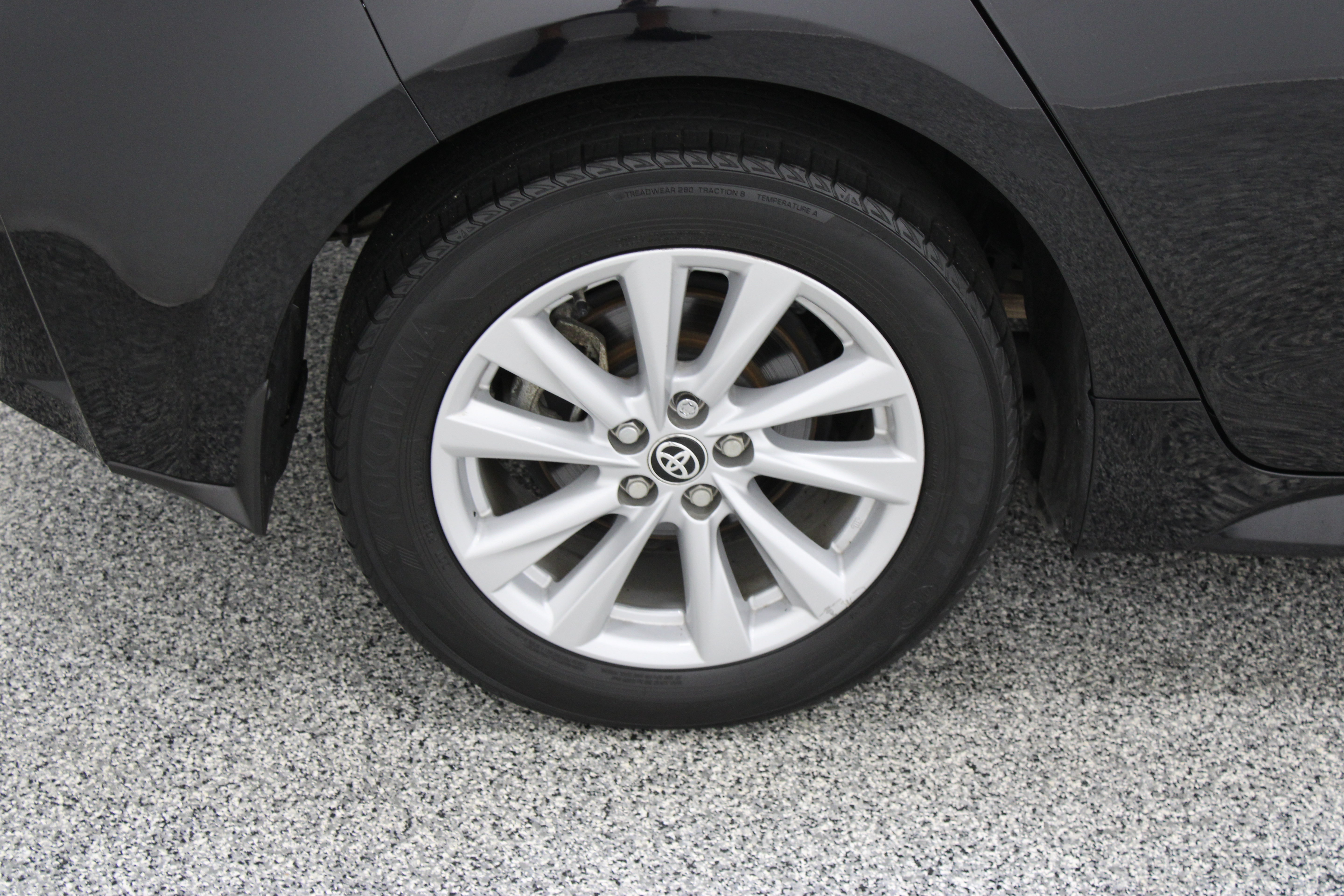 Used 2025 Toyota Corolla SE FWD image 6
