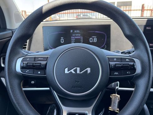 Used 2025 Kia Sportage LX FWD image 28