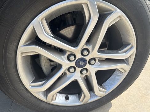 Used 2015 Ford Edge Titanium w/ Equipment Group 302A image 9