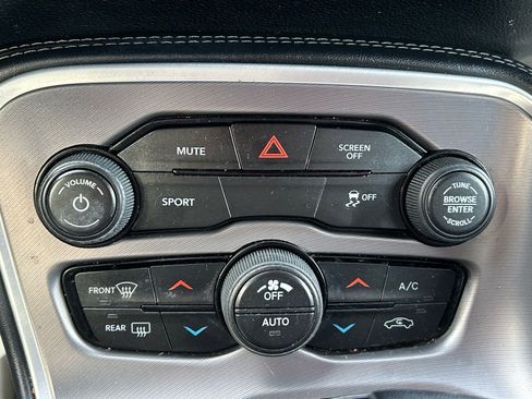 Used 2021 Dodge Challenger SXT image 23