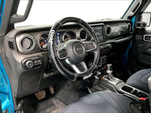 Used 2020 Jeep Wrangler Unlimited Sahara image 16