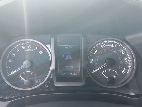 Used 2020 Toyota Tacoma TRD Off-Road w/ Technology Package AWD/4WD image 22