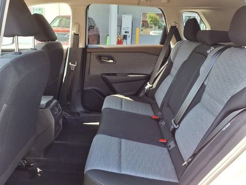 Used 2023 Nissan Rogue SV FWD image 17
