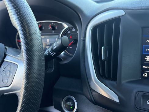 Used 2024 GMC Terrain SLE image 23