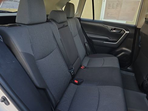 Used 2020 Toyota RAV4 XLE image 27