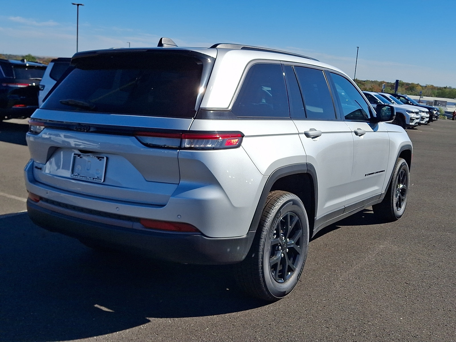 New 2026 Jeep Grand Cherokee Altitude AWD/4WD image 4