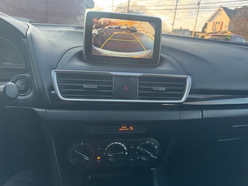 Used 2016 MAZDA MAZDA3 i Sport image 27