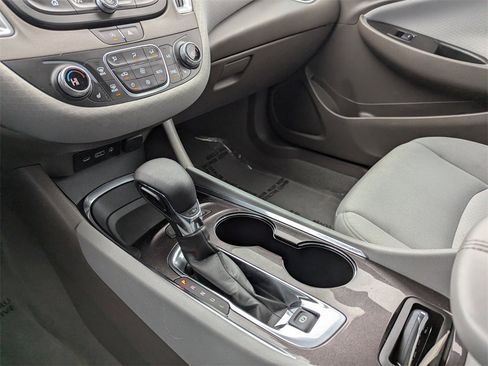 Used 2025 Chevrolet Malibu LT image 24