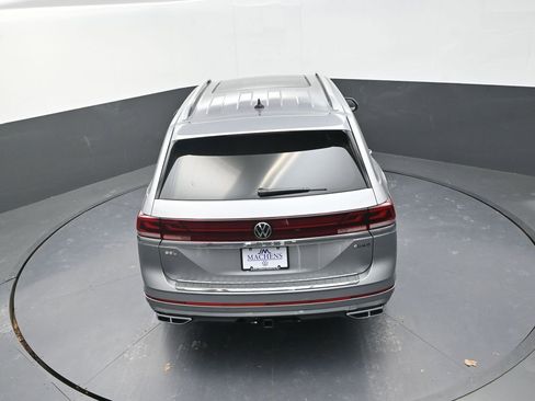 New 2026 Volkswagen Atlas SEL Premium R-Line image 18