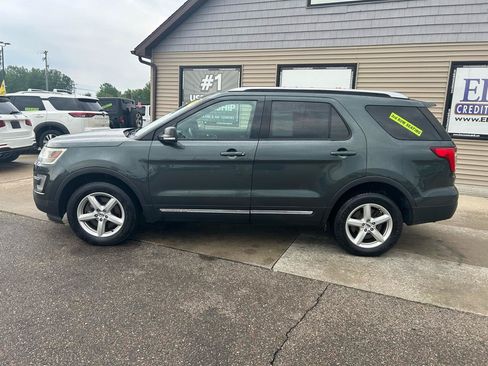 Used 2016 Ford Explorer XLT w/ Equipment Group 202A AWD/4WD image 8