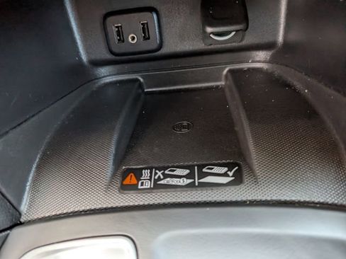 Used 2018 Chevrolet Equinox Premier image 20