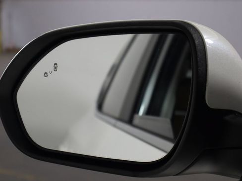 Used 2024 Kia Seltos EX FWD image 38