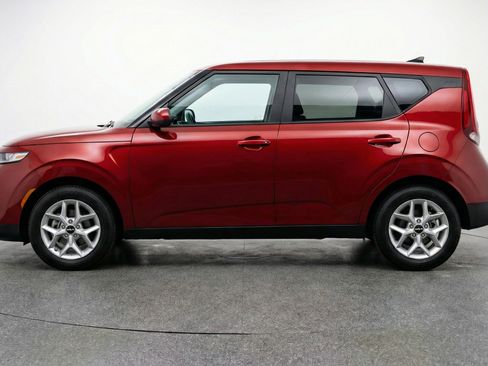 Used 2025 Kia Soul LX w/ LX Technology Package FWD image 5