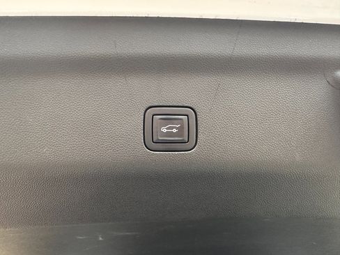 Used 2021 Chevrolet Suburban High Country image 41