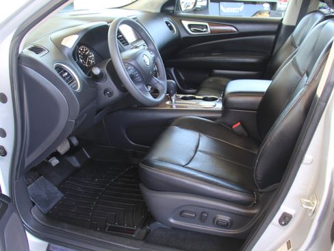 Used 2017 Nissan Pathfinder Platinum image 24