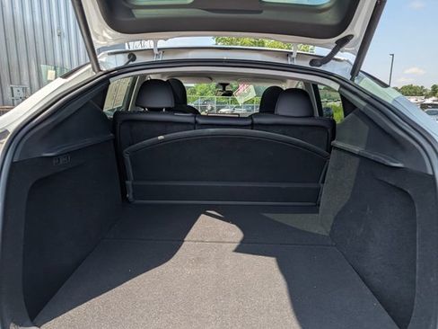 Used 2023 Tesla Model Y Long Range AWD/4WD image 11