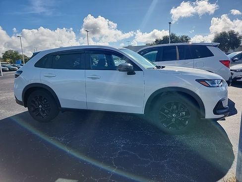 Used 2024 Honda HR-V Sport image 2