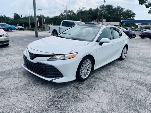 Used 2019 Toyota Camry XLE FWD image 4