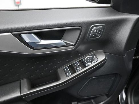 Certified 2020 Ford Escape SEL image 11