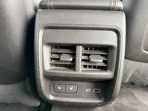Used 2019 Cadillac XT4 Sport w/ Cold Weather Package FWD image 16